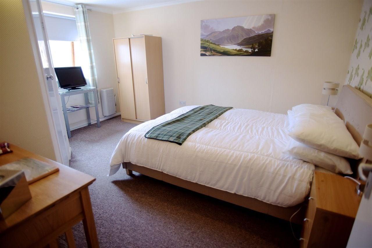 Oyo Inverour Guest House Gairlochy Kültér fotó