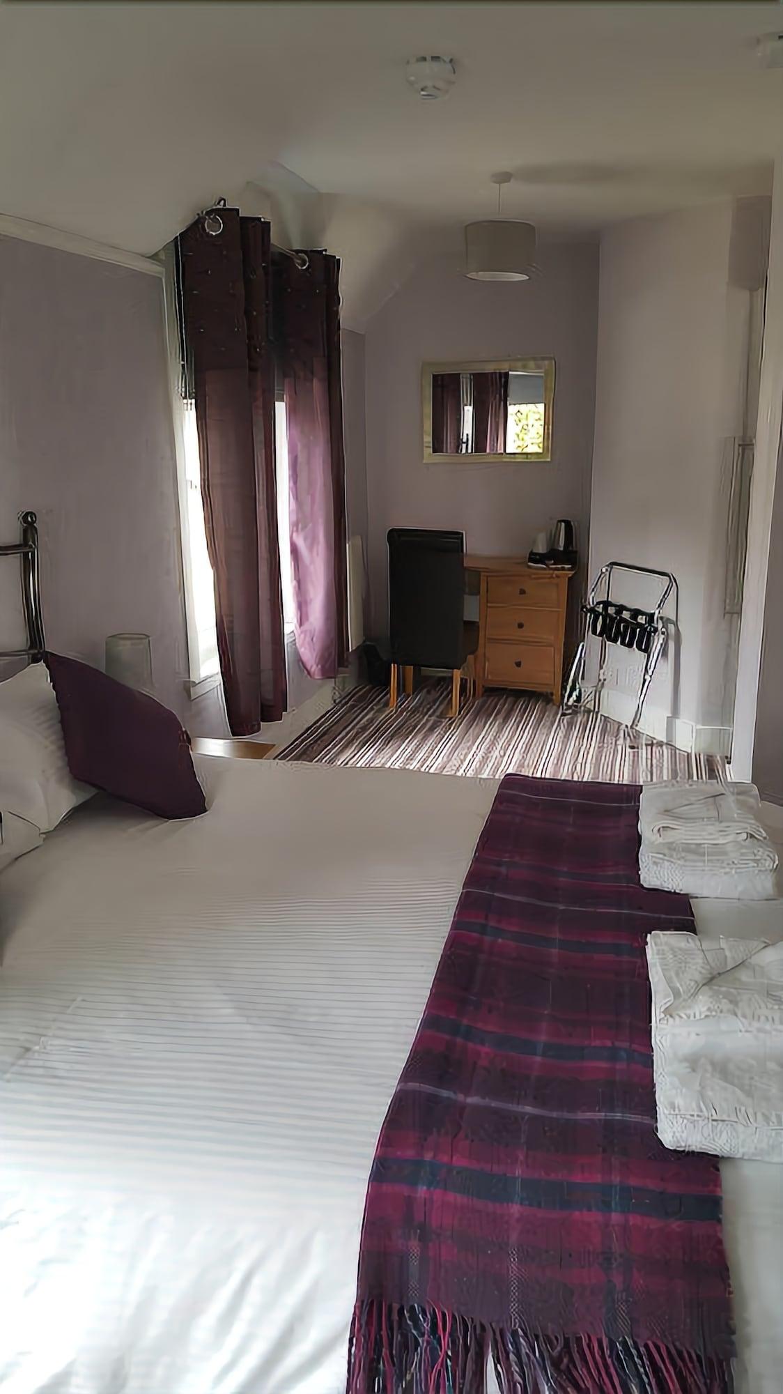 Oyo Inverour Guest House Gairlochy Kültér fotó