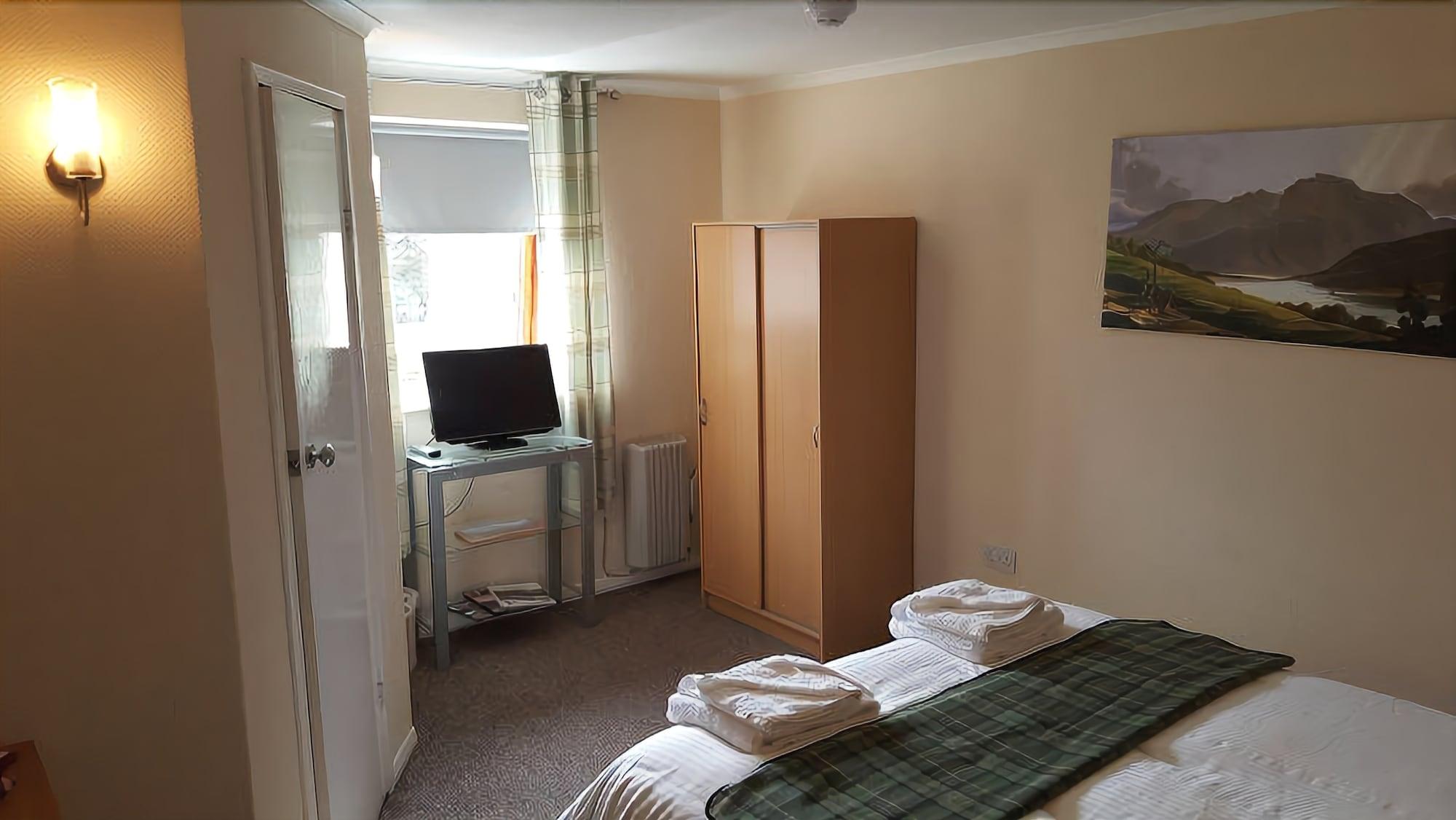 Oyo Inverour Guest House Gairlochy Kültér fotó