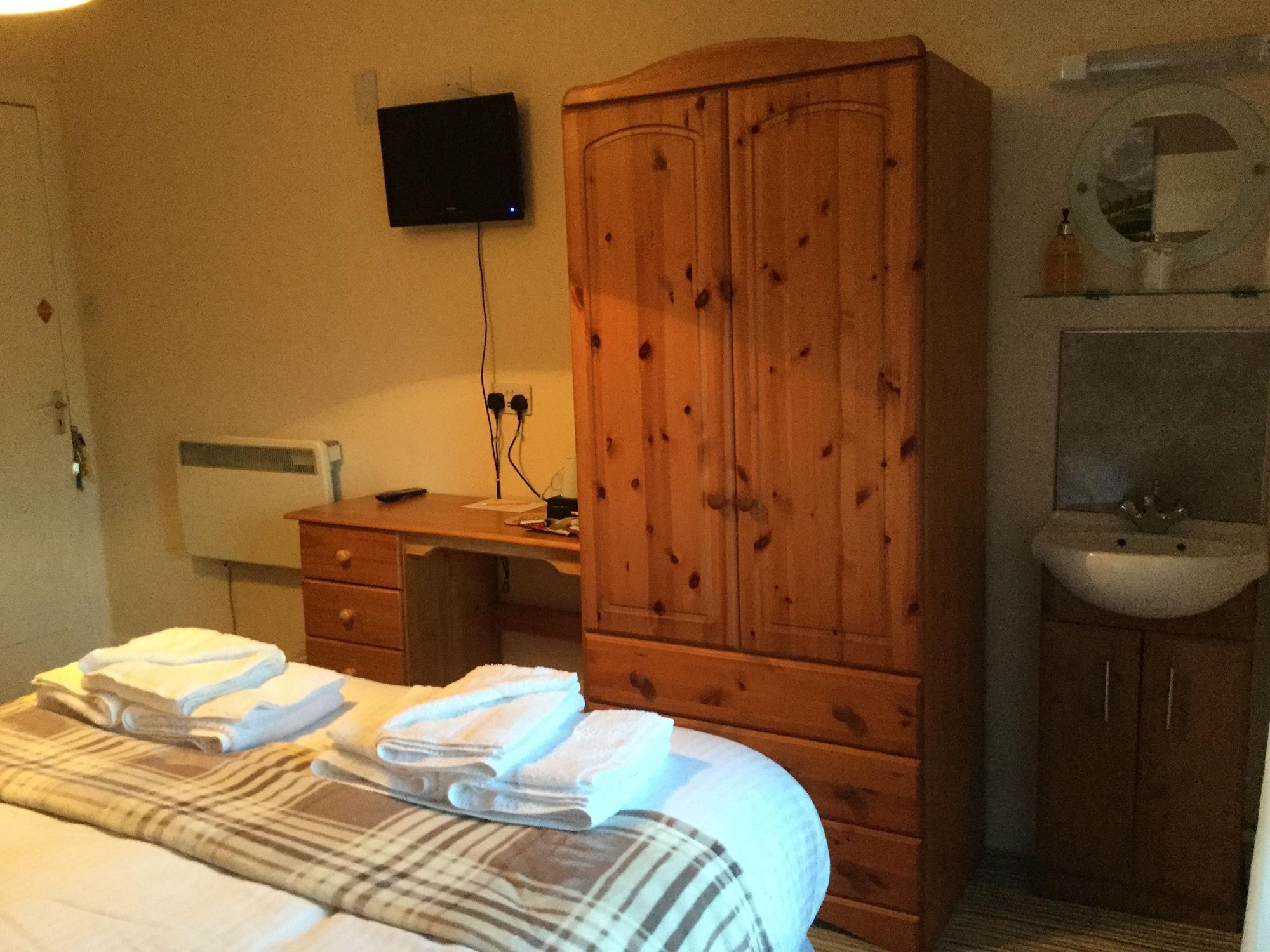 Oyo Inverour Guest House Gairlochy Kültér fotó