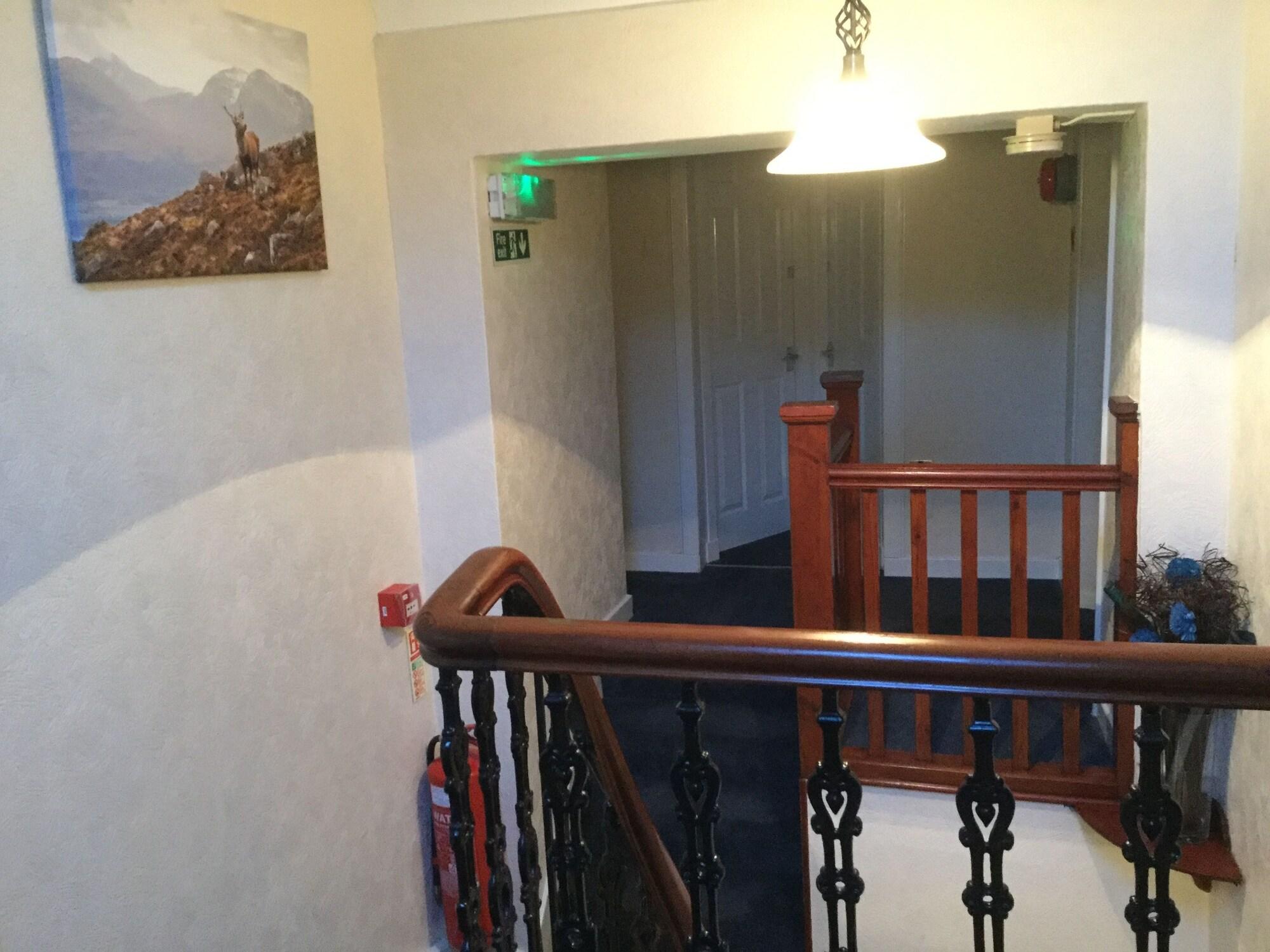 Oyo Inverour Guest House Gairlochy Kültér fotó